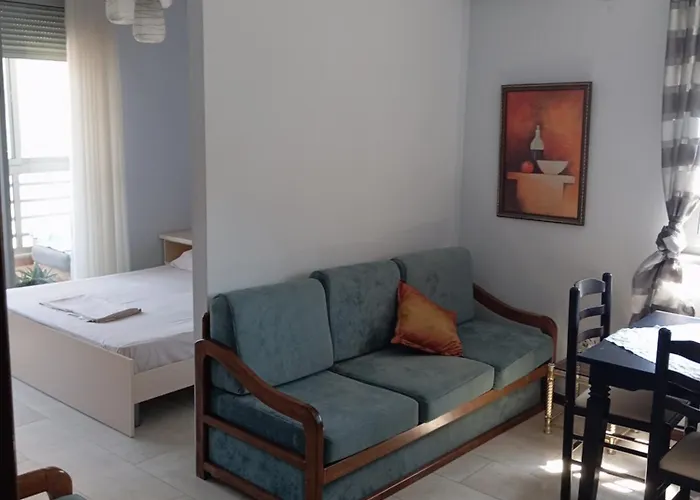 Center Apartment *